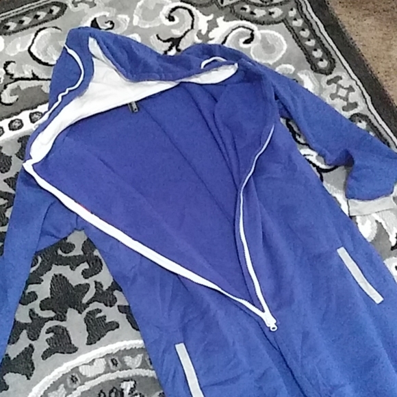 Mens superman cover all? - Picture 6 of 7